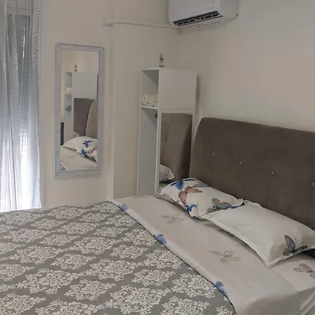 Emanuela Mystique With Private Parking Apartment